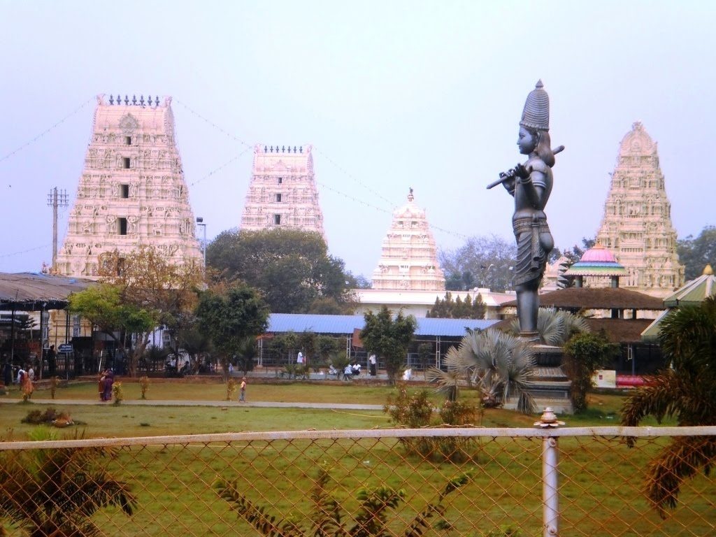 Vijayawada to Dwaraka Tirumala Cabs